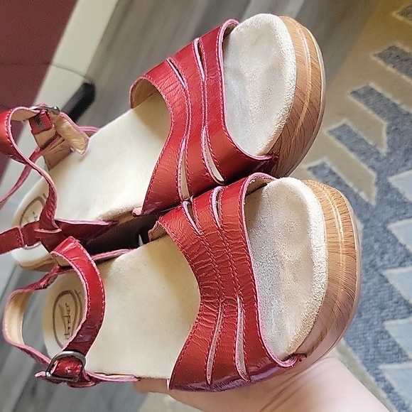 Dansko Red Leather Wooden Clogs - Picture 2 of 7